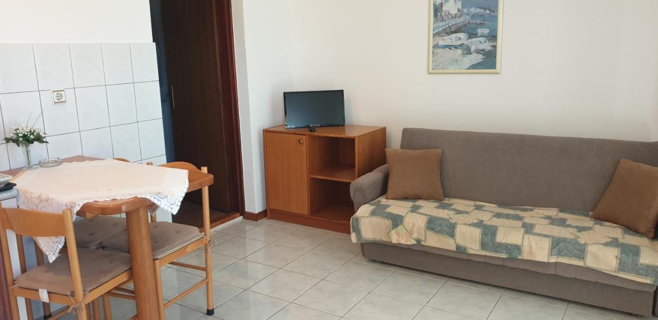 Apartments L.Z. Starigrad Paklenica Ngoại thất bức ảnh