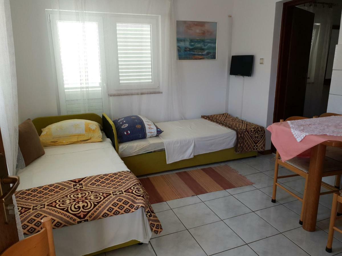 Apartments L.Z. Starigrad Paklenica Ngoại thất bức ảnh